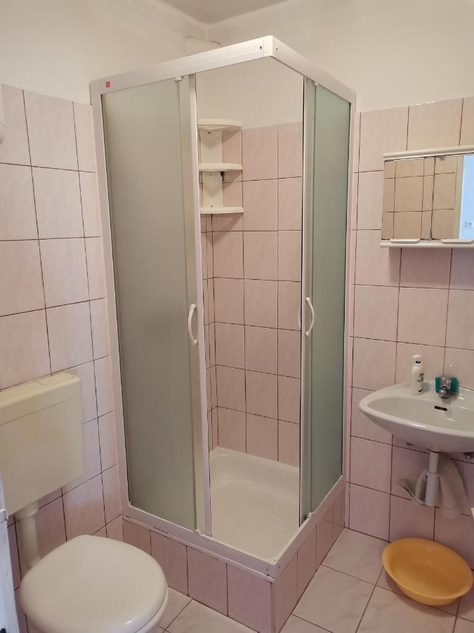 חוואר Apartments Radonic מראה חיצוני תמונה