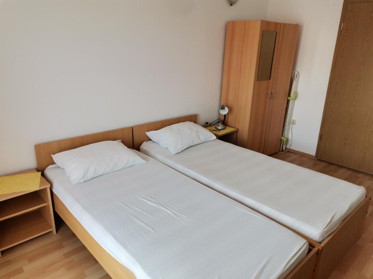 חוואר Apartments Radonic מראה חיצוני תמונה