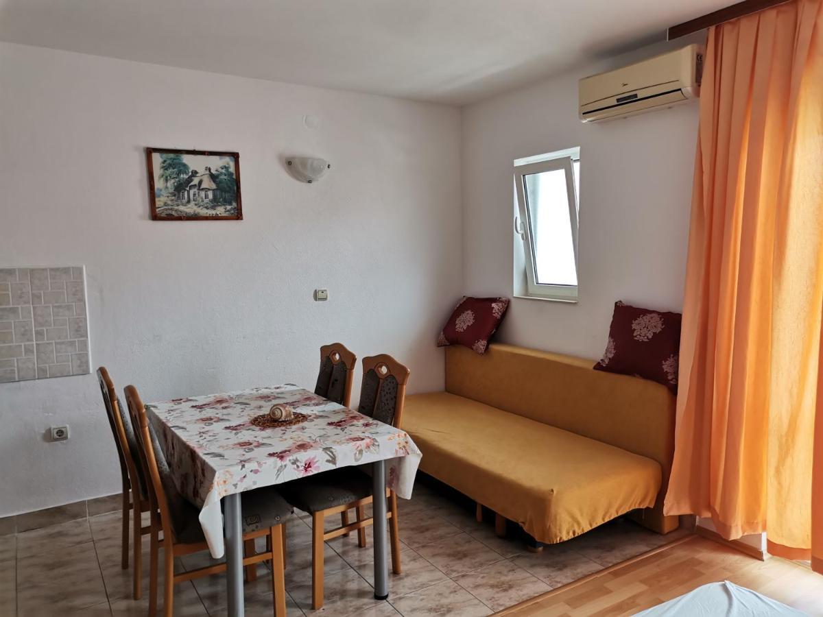 חוואר Apartments Radonic מראה חיצוני תמונה