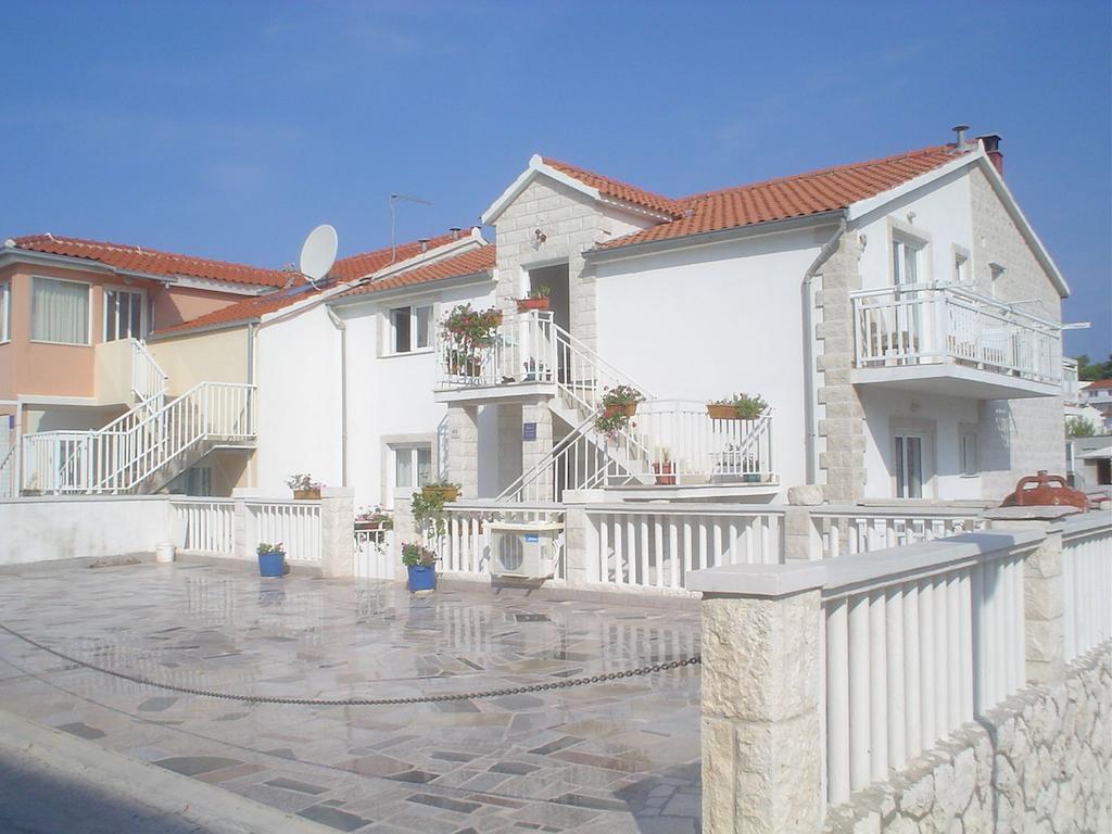 חוואר Apartments Radonic מראה חיצוני תמונה